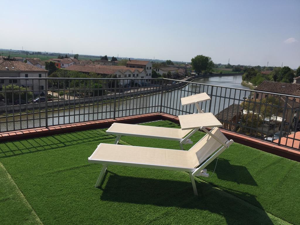 Palazzo Spada - Attico Con Terrazza Vista Fiume In Centro Кодигоро Екстериор снимка