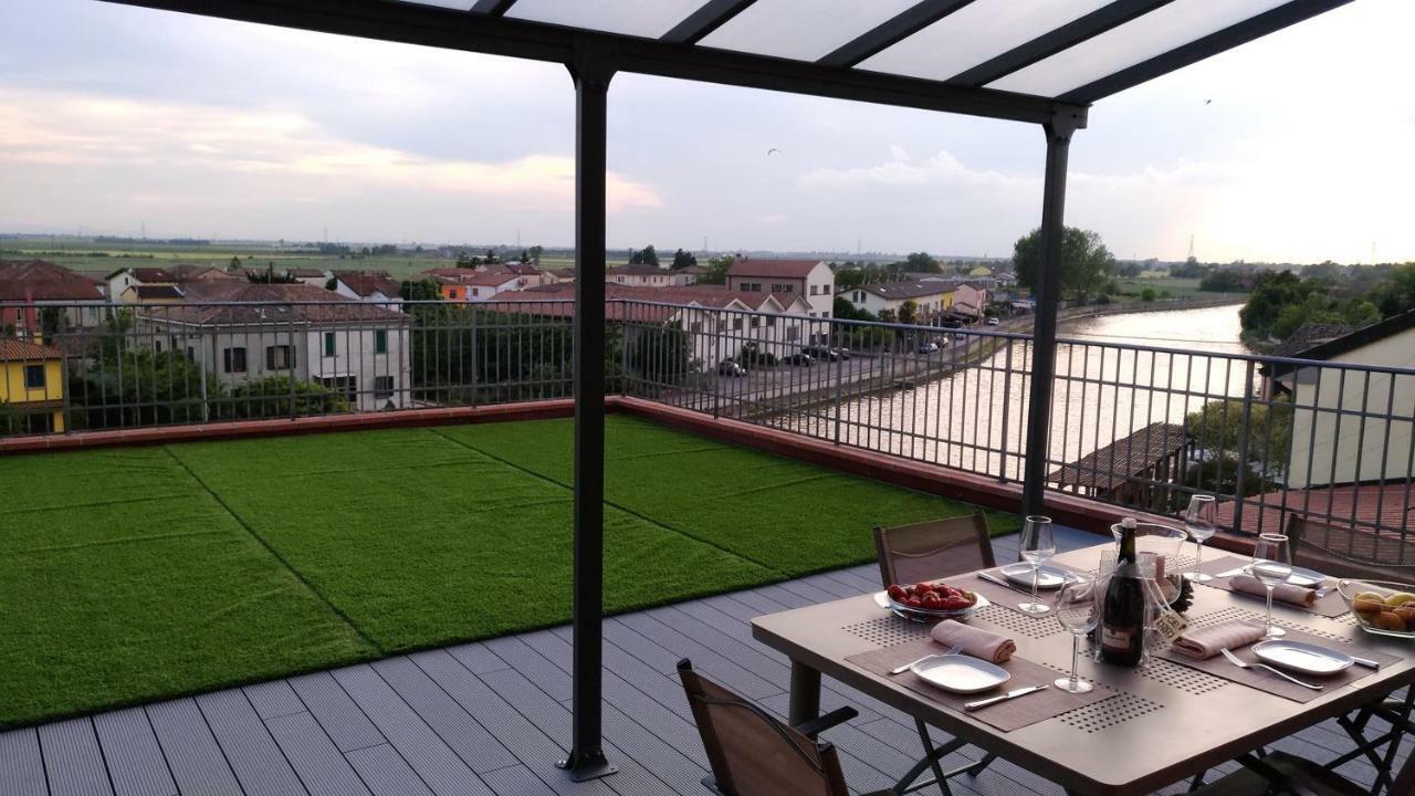 Palazzo Spada - Attico Con Terrazza Vista Fiume In Centro Кодигоро Екстериор снимка